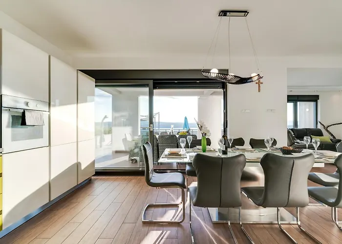 Luxury With Pool Near The Beach, Great View - Traveler Tourist Agency Krk - Id 2135 Villa