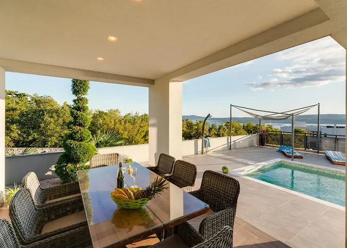 Luxury With Pool Near The Beach, Great View - Traveler Tourist Agency Krk - Id 2135 Crikvenica