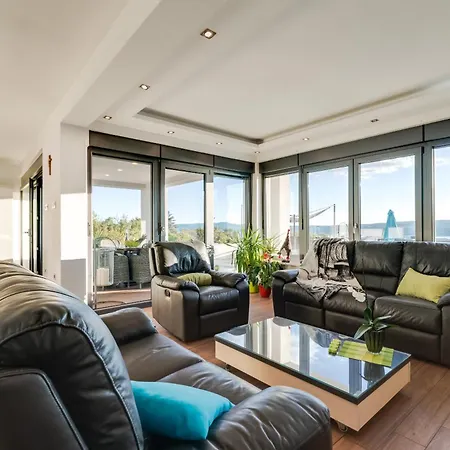 Luxury With Pool Near The Beach, Great View - Traveler Tourist Agency Krk - Id 2135