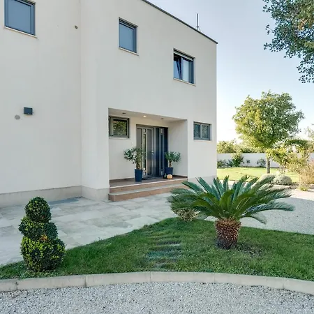 Luxury With Pool Near The Beach, Great View - Traveler Tourist Agency Krk - Id 2135 别墅 *