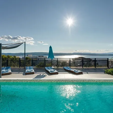 Luxury With Pool Near The Beach, Great View - Traveler Tourist Agency Krk - Id 2135 * Crikvenica
