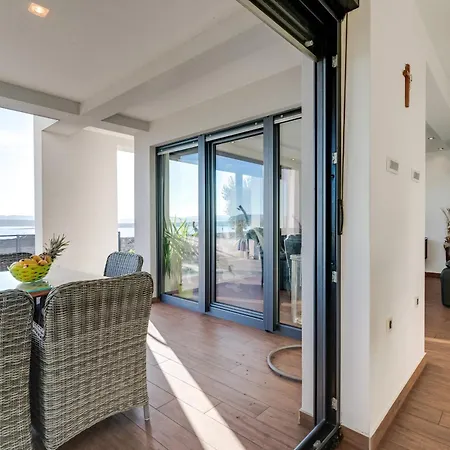 Luxury With Pool Near The Beach, Great View - Traveler Tourist Agency Krk - Id 2135