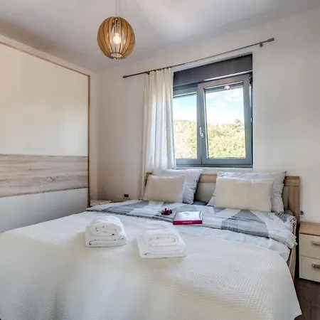 Luxury With Pool Near The Beach, Great View - Traveler Tourist Agency Krk - Id 2135 Villa