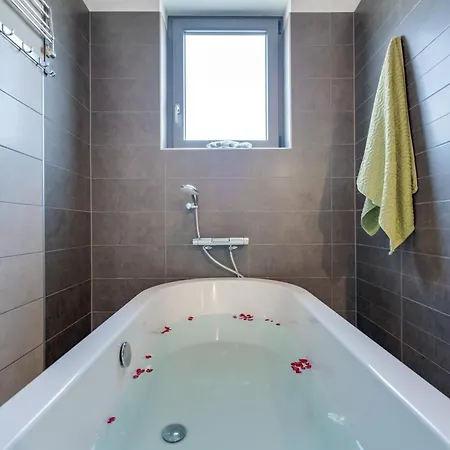 Luxury With Pool Near The Beach, Great View - Traveler Tourist Agency Krk - Id 2135 Villa Crikvenica
