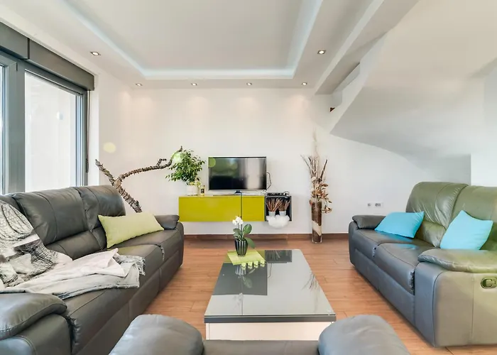 别墅 Luxury With Pool Near The Beach, Great View - Traveler Tourist Agency Krk - Id 2135 茨里克韦尼察