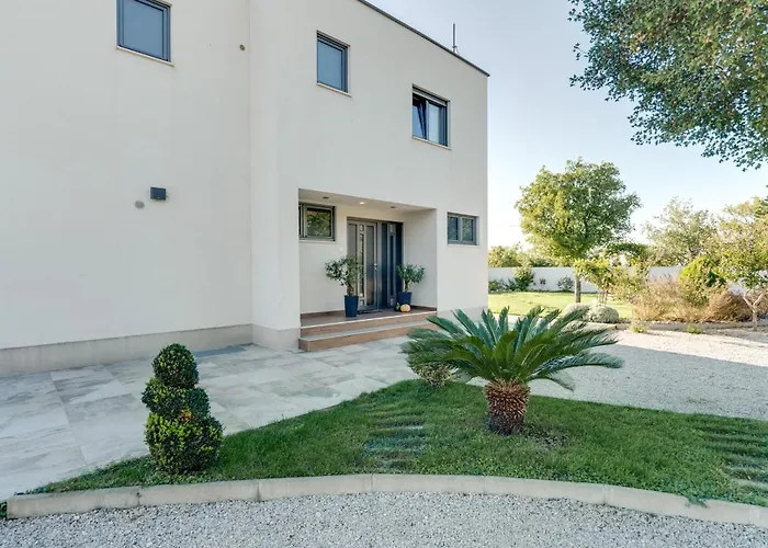 Luxury With Pool Near The Beach, Great View - Traveler Tourist Agency Krk - Id 2135 别墅 *