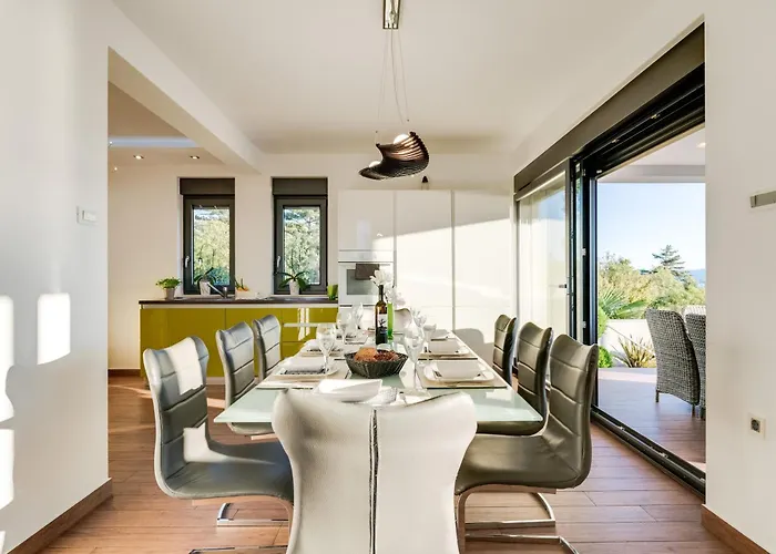 Luxury With Pool Near The Beach, Great View - Traveler Tourist Agency Krk - Id 2135