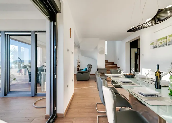 Luxury With Pool Near The Beach, Great View - Traveler Tourist Agency Krk - Id 2135