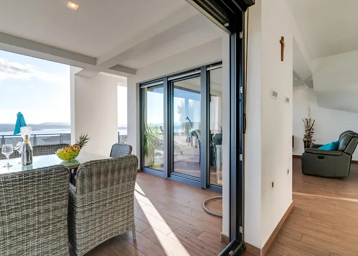 Luxury With Pool Near The Beach, Great View - Traveler Tourist Agency Krk - Id 2135