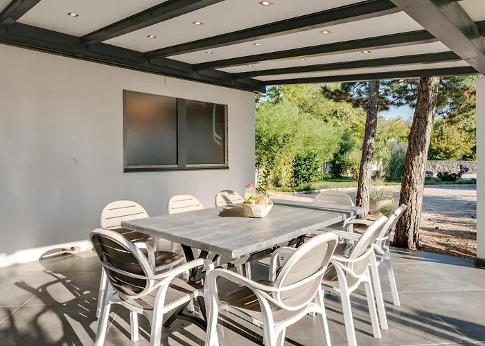 Luxury With Pool Near The Beach, Great View - Traveler Tourist Agency Krk - Id 2135 *