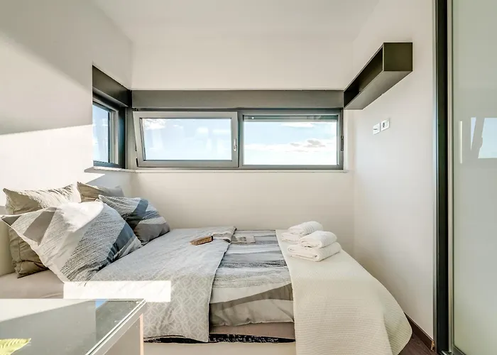 Luxury With Pool Near The Beach, Great View - Traveler Tourist Agency Krk - Id 2135